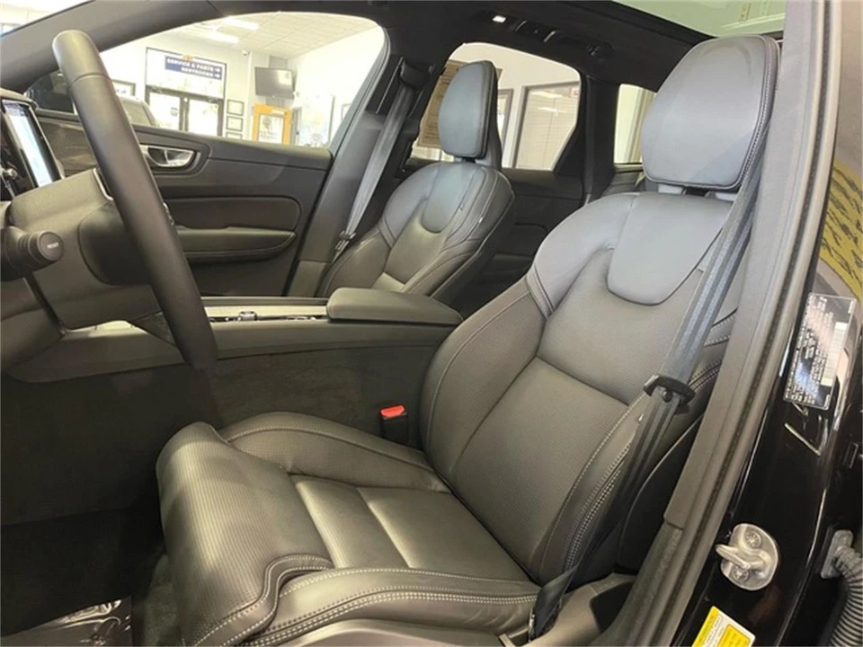 2025 Volvo XC60 2nd Gen - Image 25 of 31