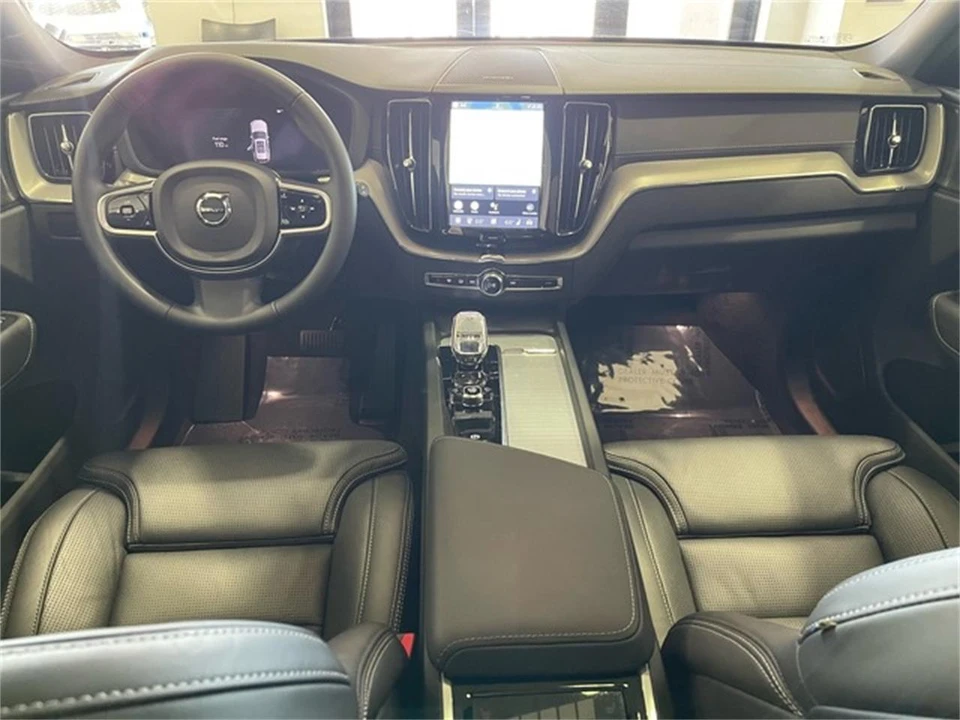 2025 Volvo XC60 2nd Gen - Image 29 of 31