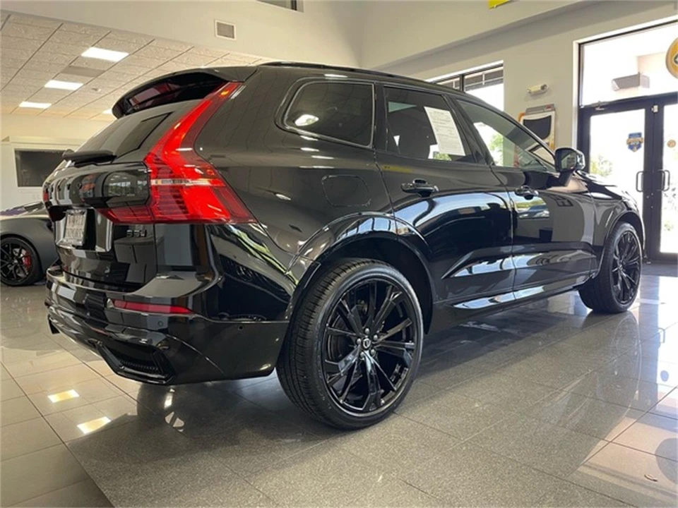 2025 Volvo XC60 2nd Gen - Image 5 of 31