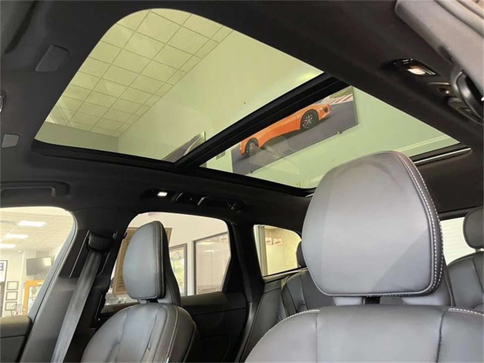 2025 Volvo XC60 2nd Gen - Image 26 of 31