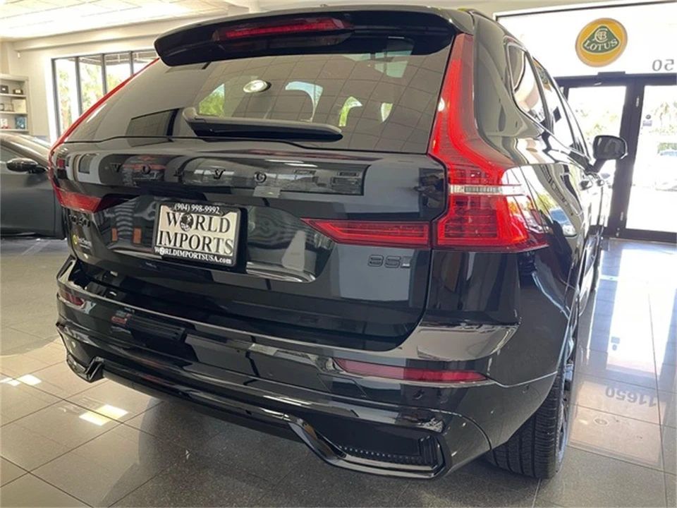 2025 Volvo XC60 2nd Gen - Image 18 of 31