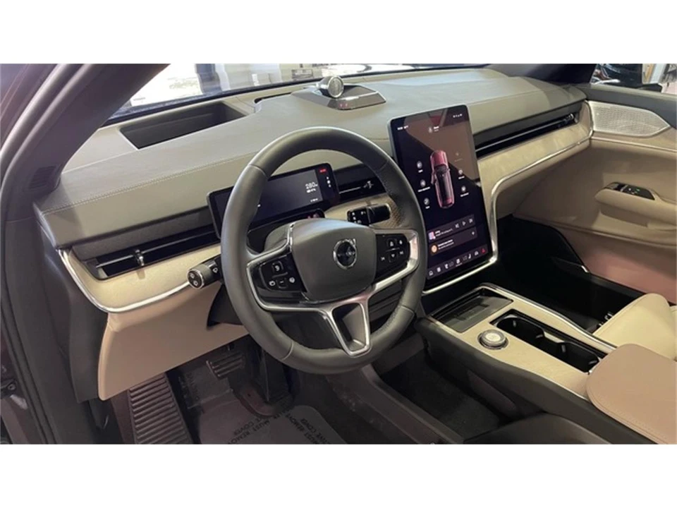 2025 Volvo XC90 2nd Gen - Image 25 of 31