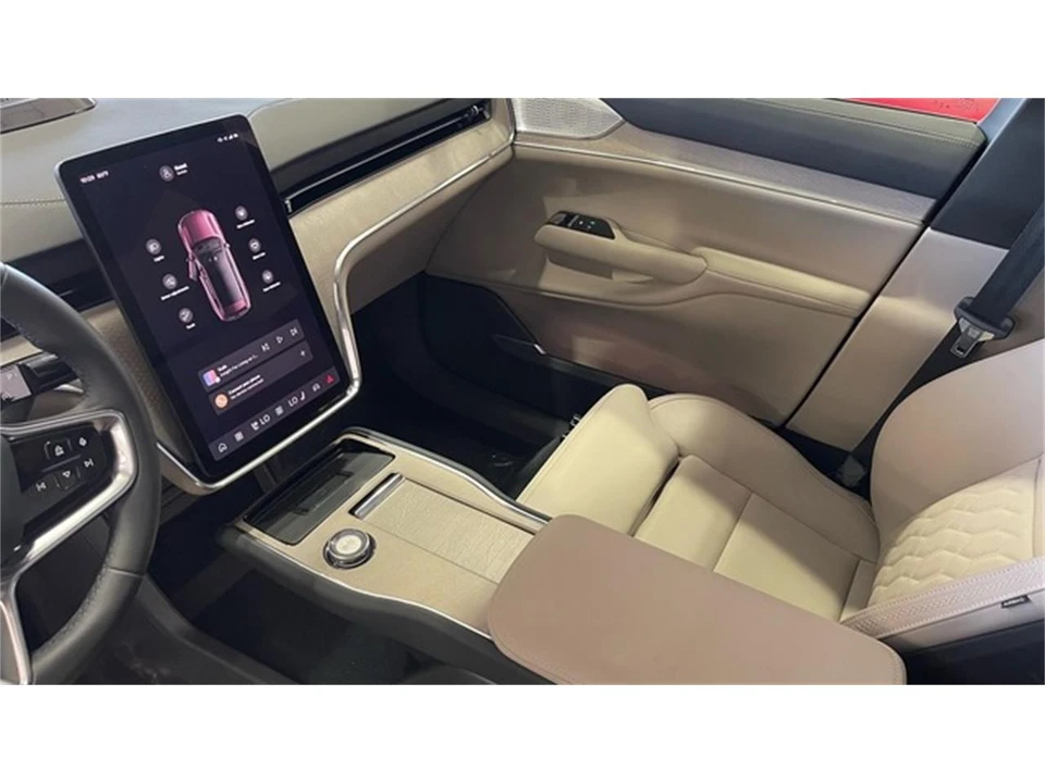 2025 Volvo XC90 2nd Gen - Image 27 of 31