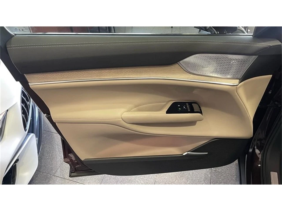 2025 Volvo XC90 2nd Gen - Image 23 of 31
