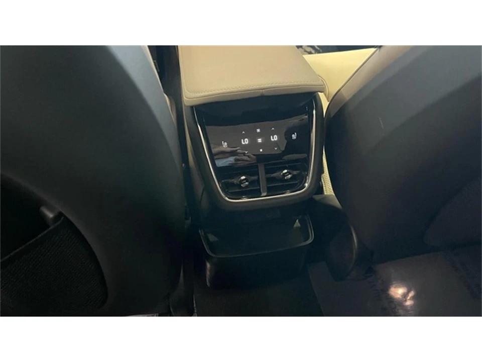 2025 Volvo XC90 2nd Gen - Image 30 of 31