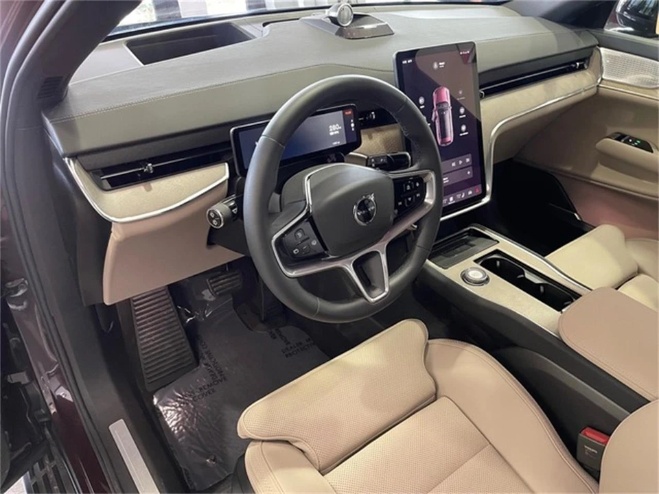 2025 Volvo XC90 2nd Gen - Image 25 of 31
