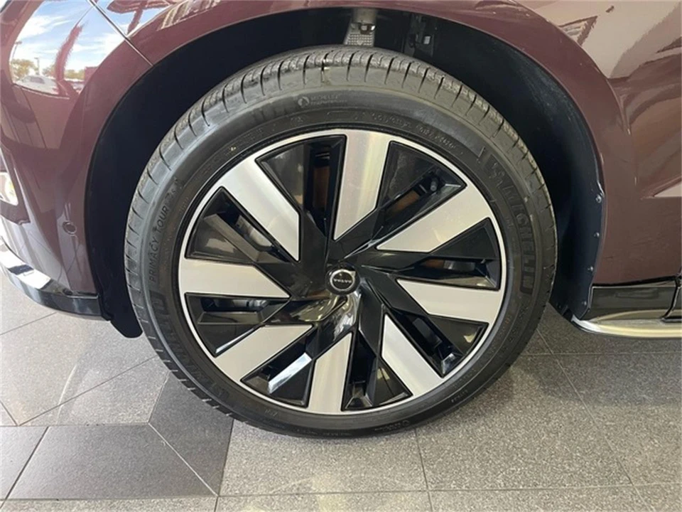 2025 Volvo XC90 2nd Gen - Image 20 of 31