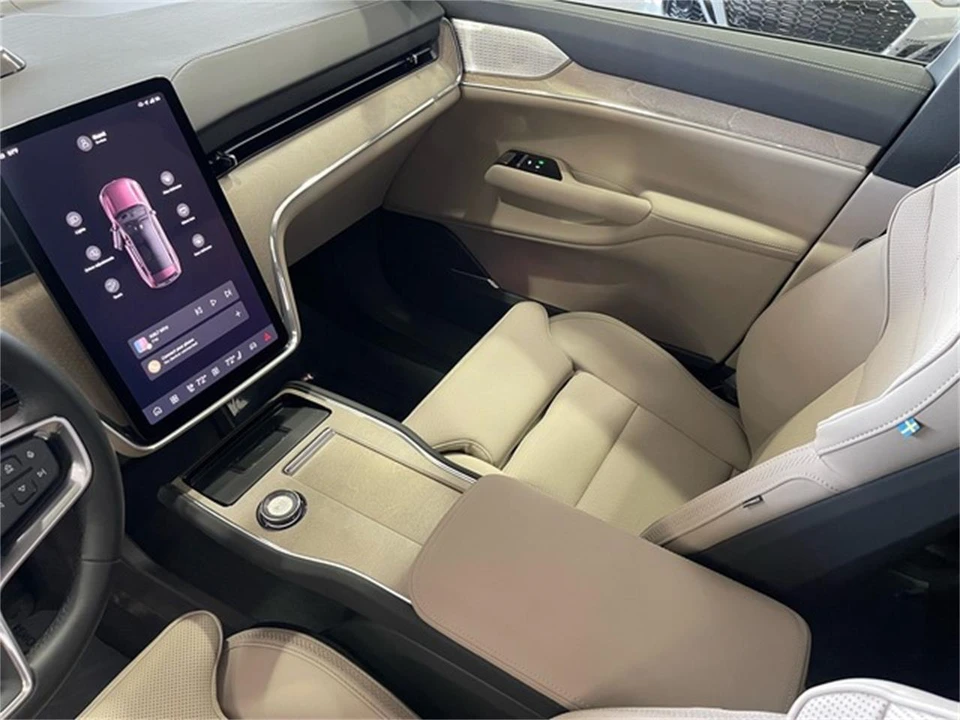 2025 Volvo XC90 2nd Gen - Image 28 of 31