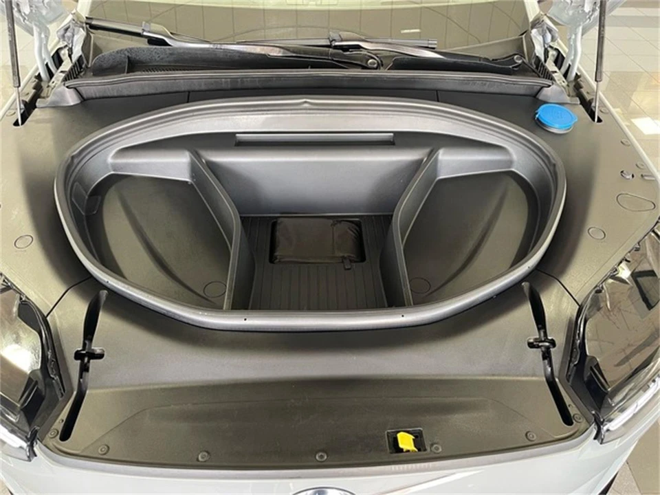 2025 Volvo XC90 2nd Gen - Image 19 of 31