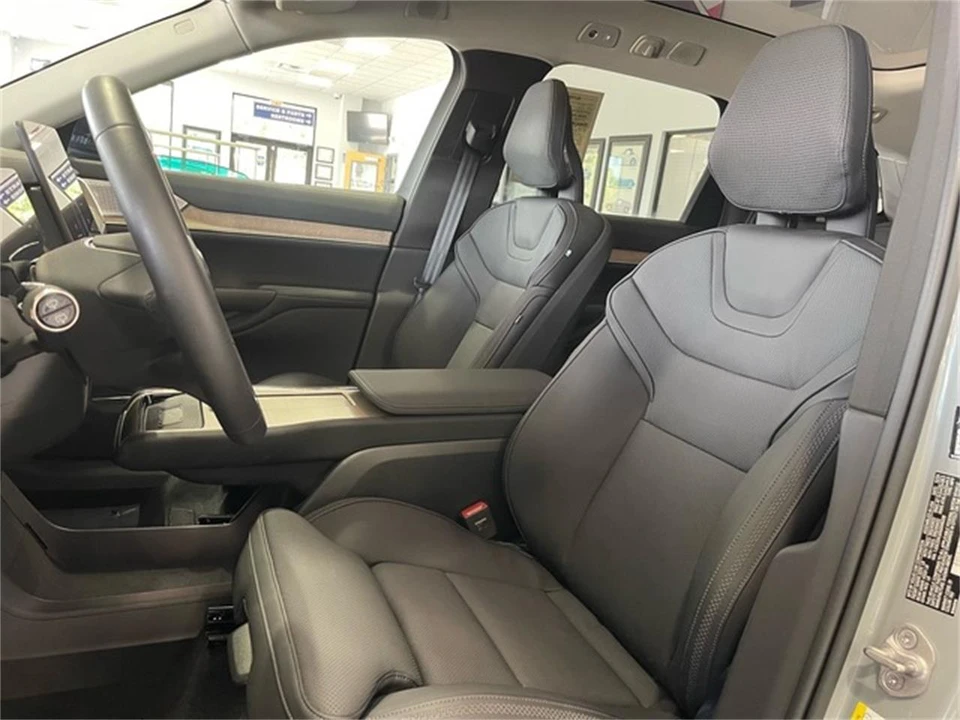 2025 Volvo XC90 2nd Gen - Image 25 of 31