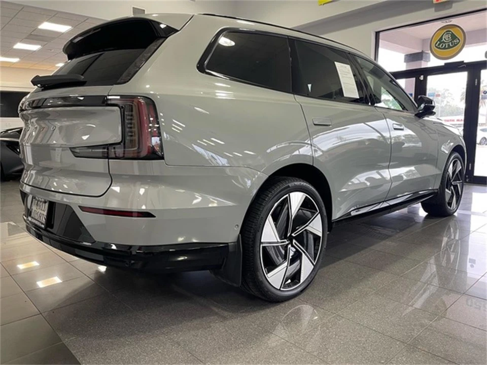 2025 Volvo XC90 2nd Gen - Image 5 of 31