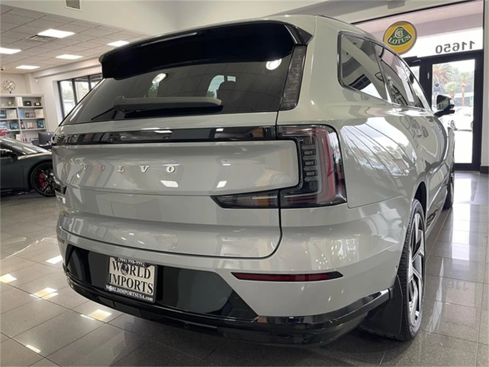 2025 Volvo XC90 2nd Gen - Image 18 of 31