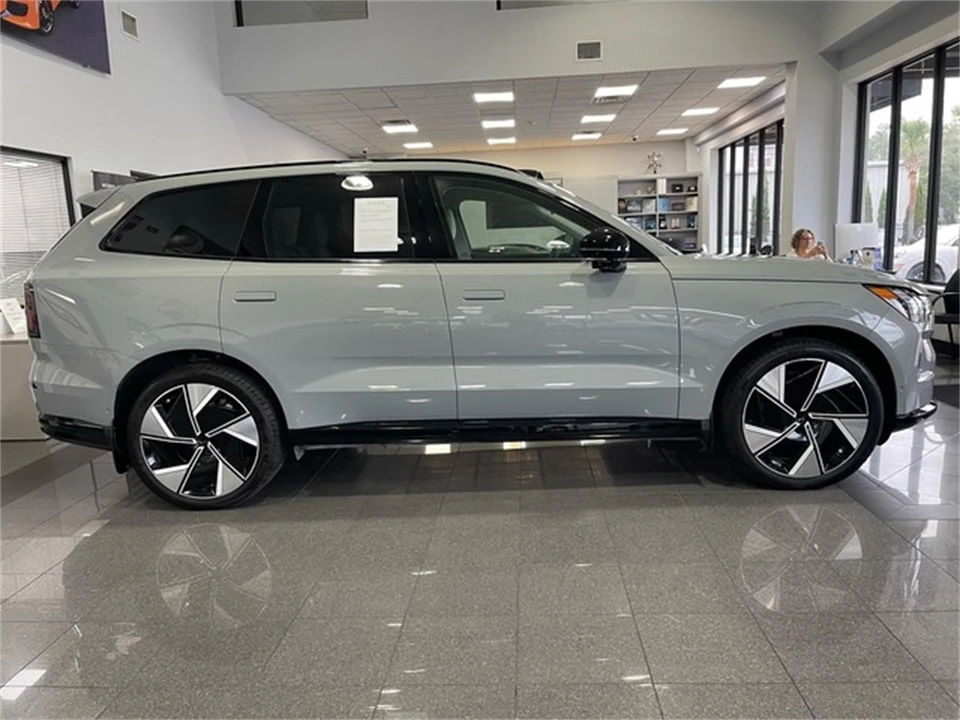 2025 Volvo XC90 2nd Gen - Image 6 of 31