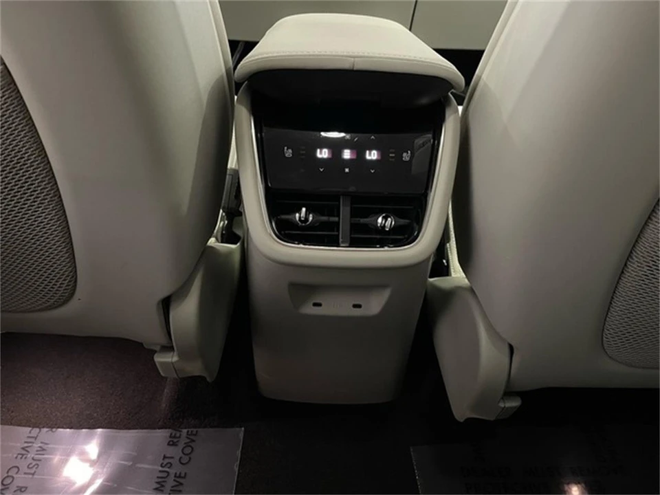 2025 Volvo XC90 2nd Gen - Image 30 of 31