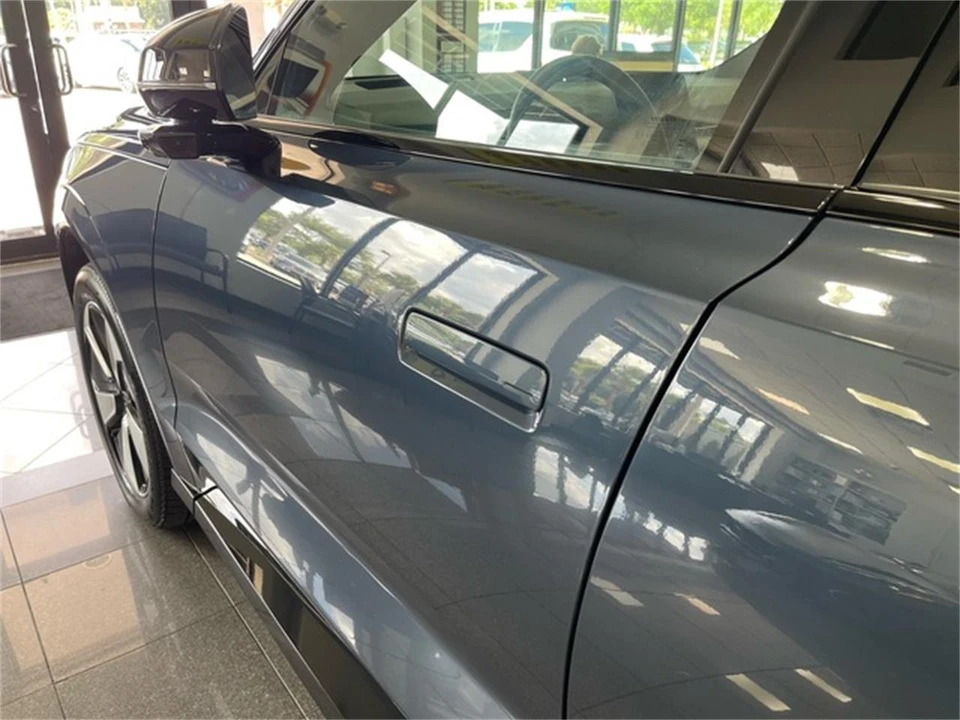 2025 Volvo XC90 2nd Gen - Image 11 of 31