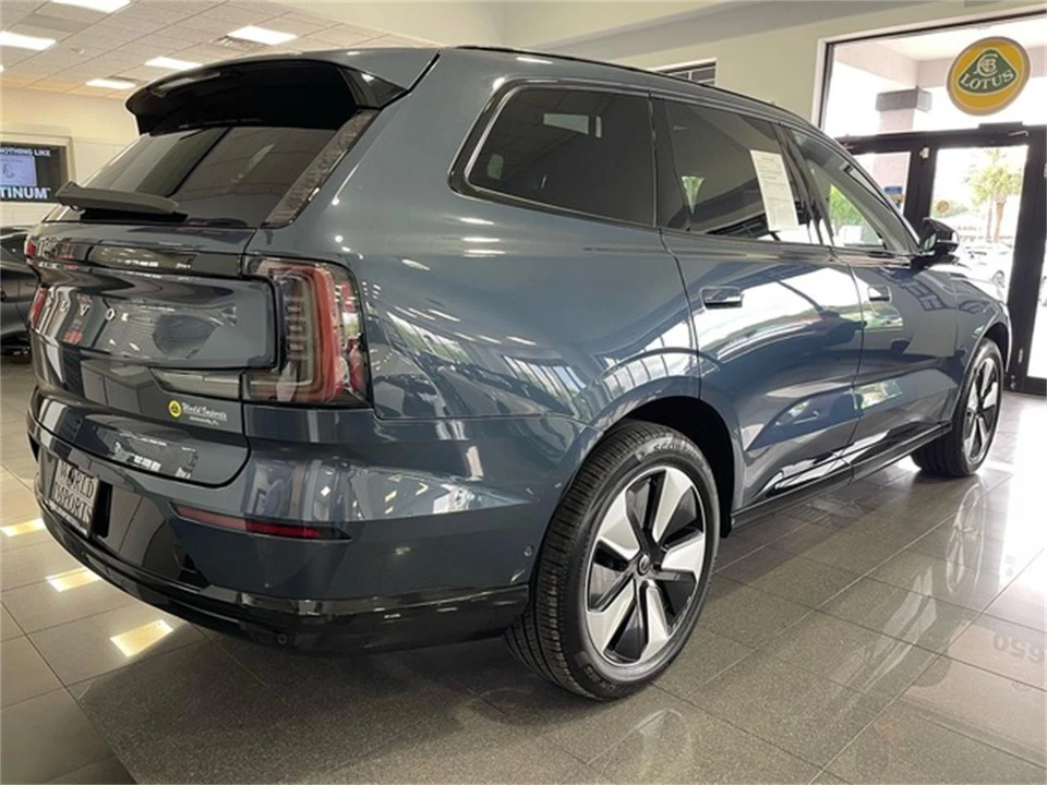2025 Volvo XC90 2nd Gen - Image 5 of 31