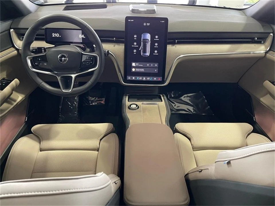 2025 Volvo XC90 2nd Gen - Image 27 of 31