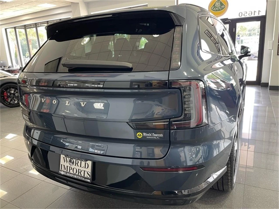 2025 Volvo XC90 2nd Gen - Image 16 of 31