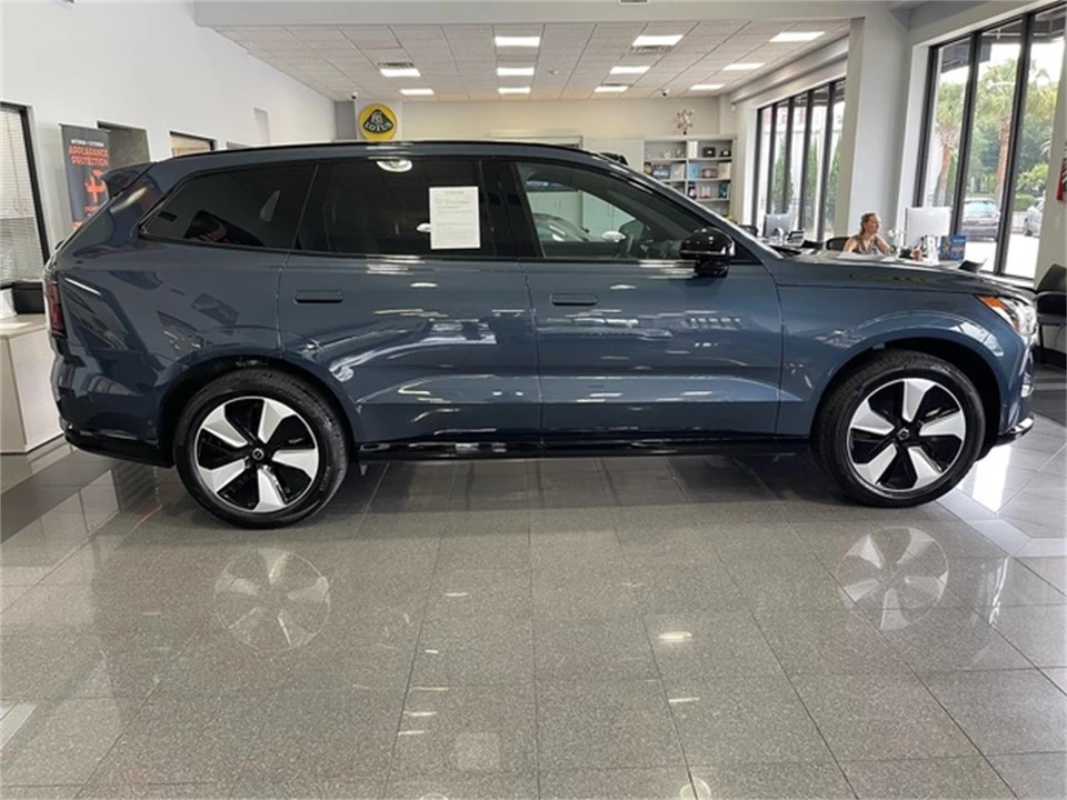 2025 Volvo XC90 2nd Gen - Image 6 of 31