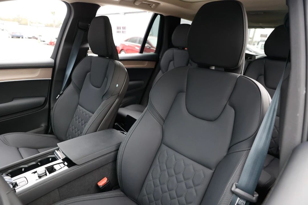 2025 Volvo XC90 2nd Gen - Image 8 of 12