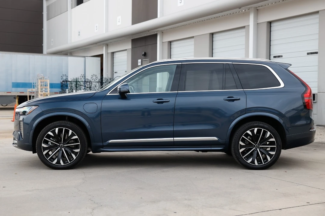 2025 Volvo XC90 2nd Gen - Image 5 of 12