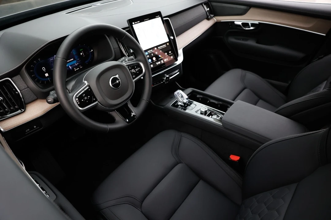 2025 Volvo XC90 2nd Gen - Image 6 of 12