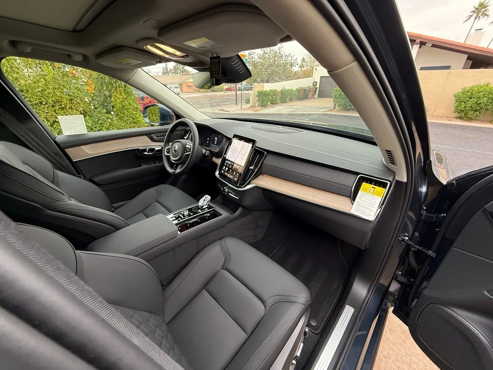 2025 Volvo XC90 2nd Gen - Image 10 of 12