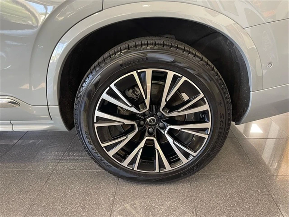 2025 Volvo XC90 2nd Gen - Image 21 of 31