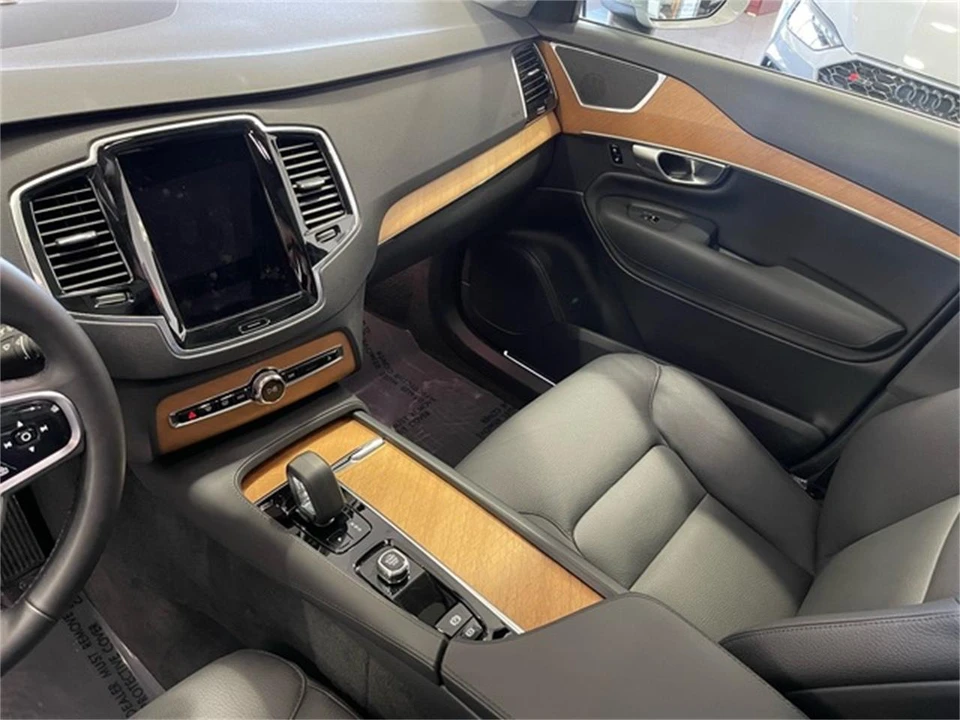 2025 Volvo XC90 2nd Gen - Image 28 of 31
