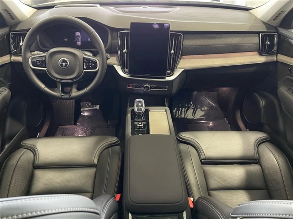 2025 Volvo XC90 2nd Gen - Image 29 of 31