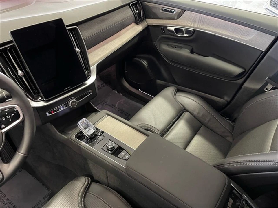 2025 Volvo XC90 2nd Gen - Image 27 of 31