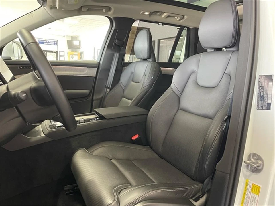 2025 Volvo XC90 2nd Gen - Image 25 of 31
