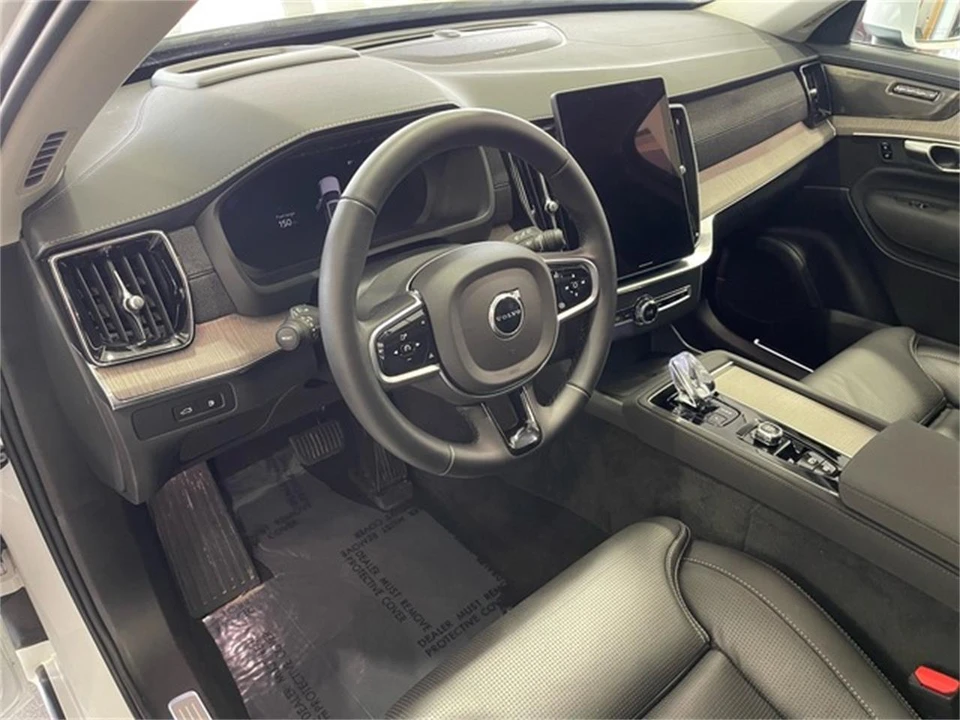 2025 Volvo XC90 2nd Gen - Image 24 of 31