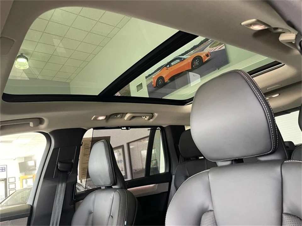 2025 Volvo XC90 2nd Gen - Image 26 of 31
