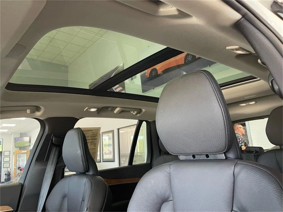 2025 Volvo XC90 2nd Gen - Image 27 of 31