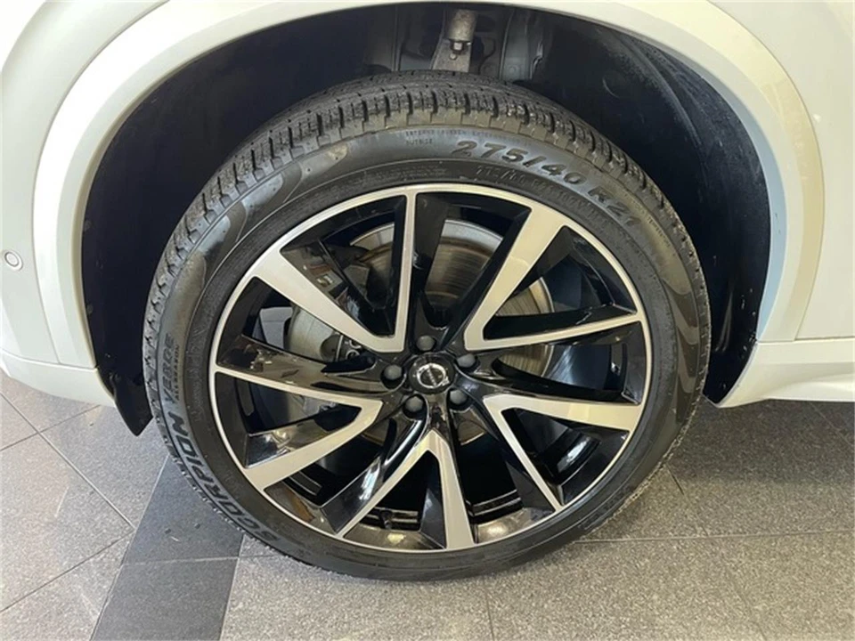 2025 Volvo XC90 2nd Gen - Image 21 of 31