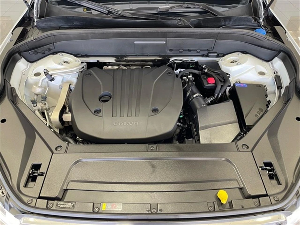 2025 Volvo XC90 2nd Gen - Image 19 of 31