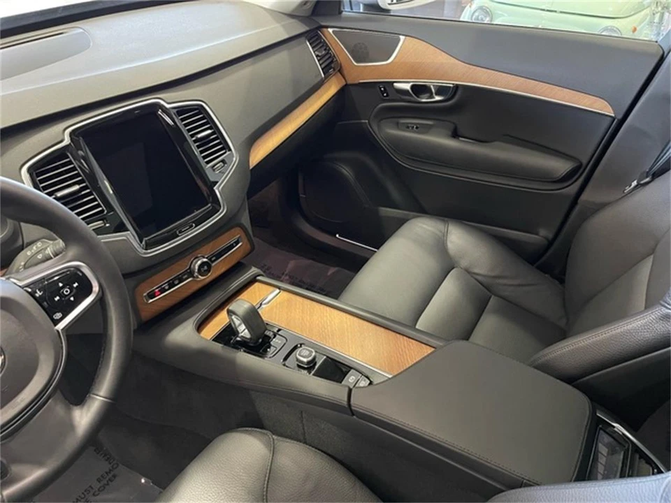 2025 Volvo XC90 2nd Gen - Image 28 of 31
