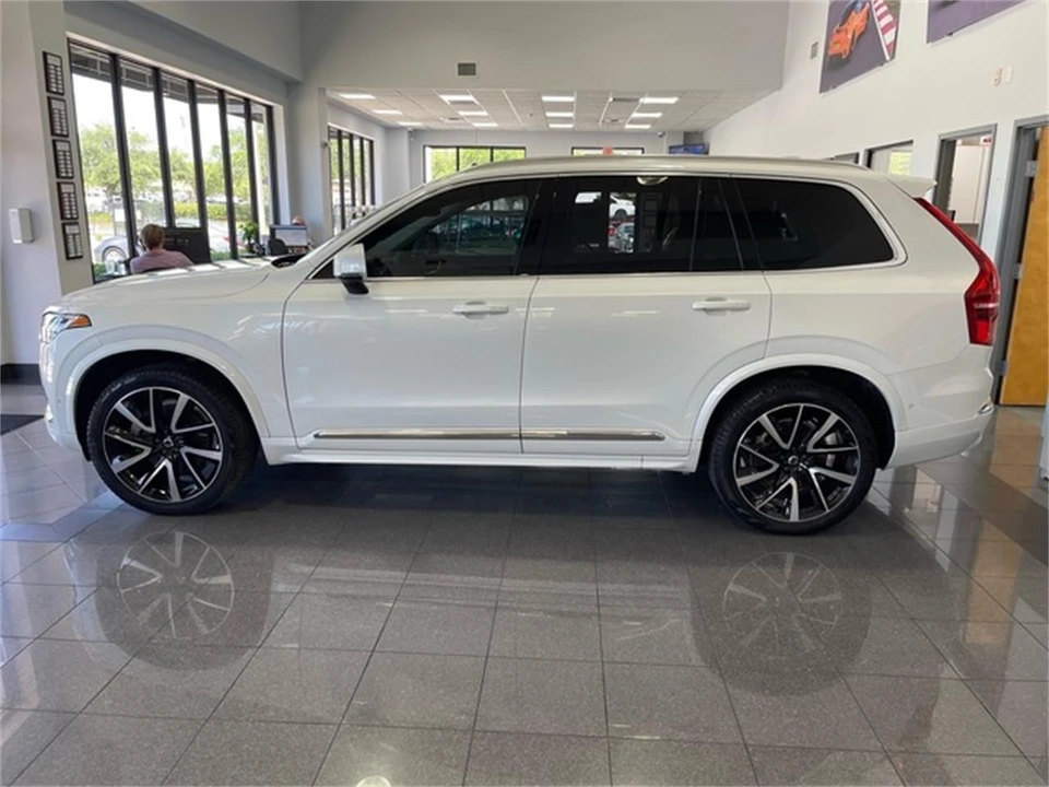 2025 Volvo XC90 2nd Gen - Image 2 of 31