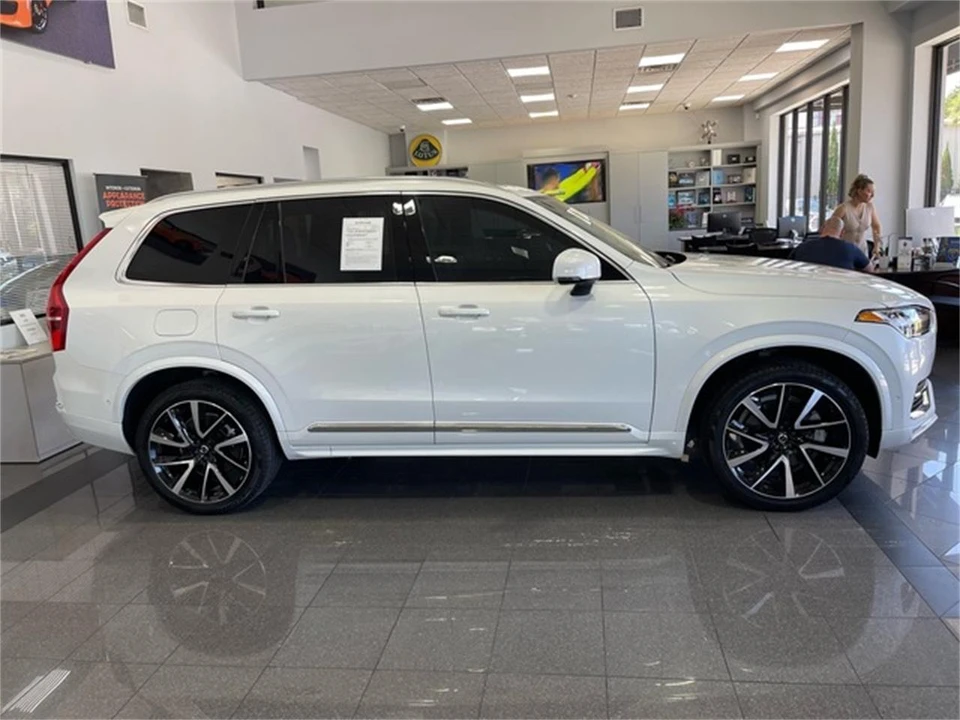 2025 Volvo XC90 2nd Gen - Image 6 of 31