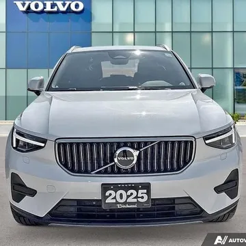 2025 Volvo XC40 B5 Core