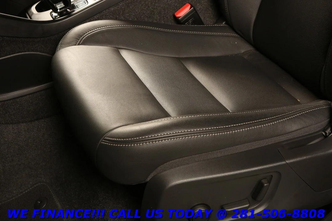 2025 Volvo XC40 - Image 14 of 21