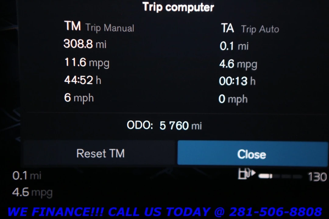 2025 Volvo XC40 - Image 17 of 21