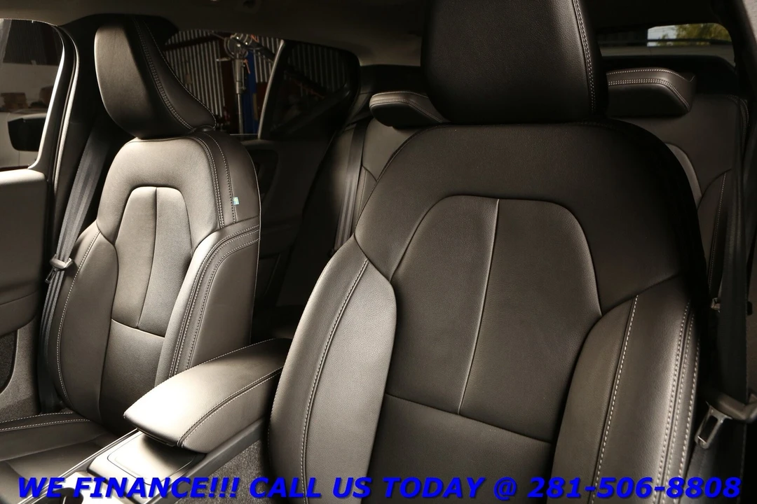 2025 Volvo XC40 - Image 13 of 21