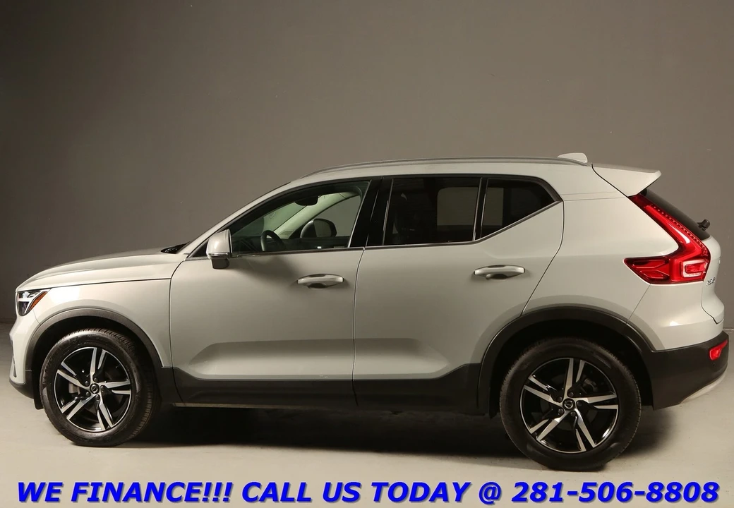 2025 Volvo XC40 - Image 4 of 21