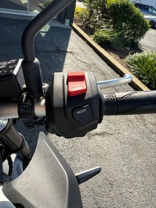 2025 Yamaha - Image 12 of 13