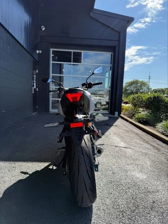 2025 Yamaha - Image 9 of 13