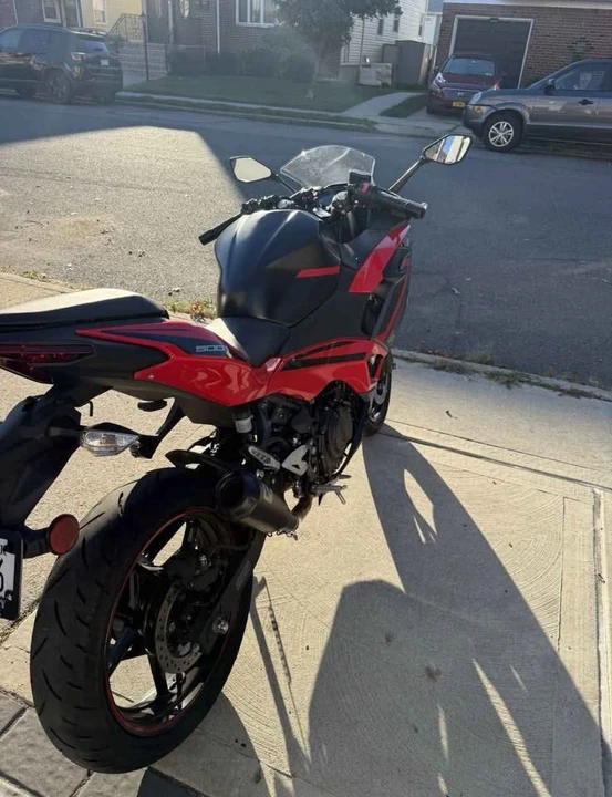 2025 Kawasaki Ninja - Image 5 of 6