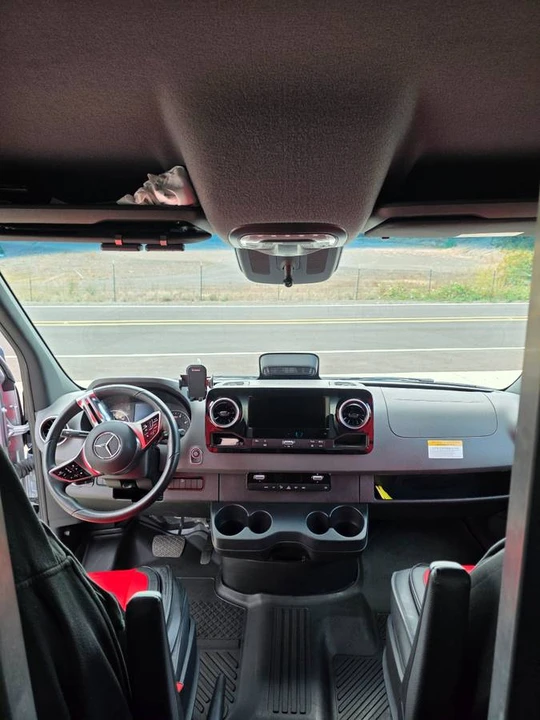 2025 Mercedes-Benz VS30 Sprinter - Image 12 of 19