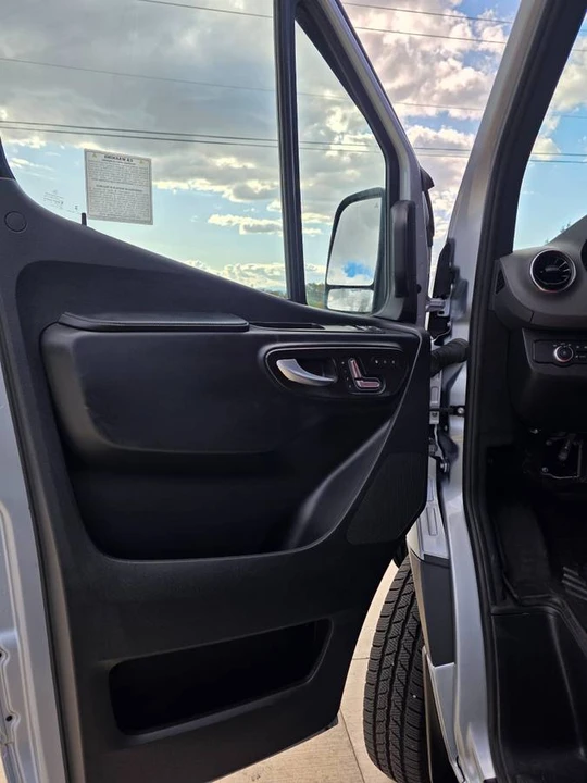 2025 Mercedes-Benz VS30 Sprinter - Image 14 of 19